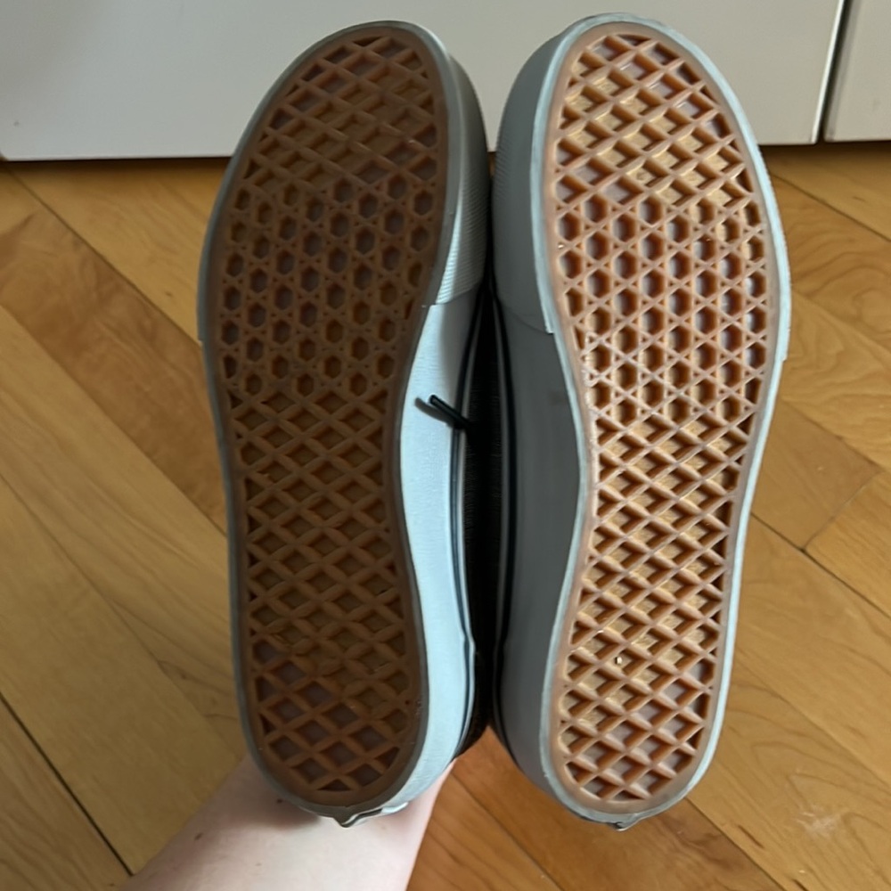 Vans - Picture 5 of 6